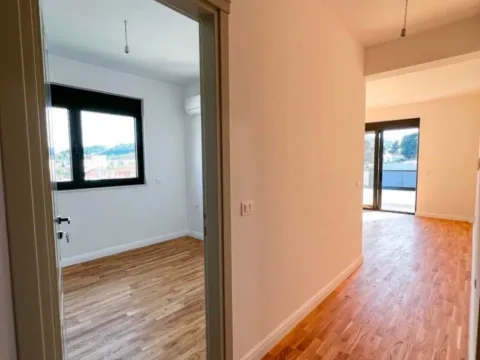 Prodaja, jednosoban stan, 47m², Centar, Ulcinj - image 8