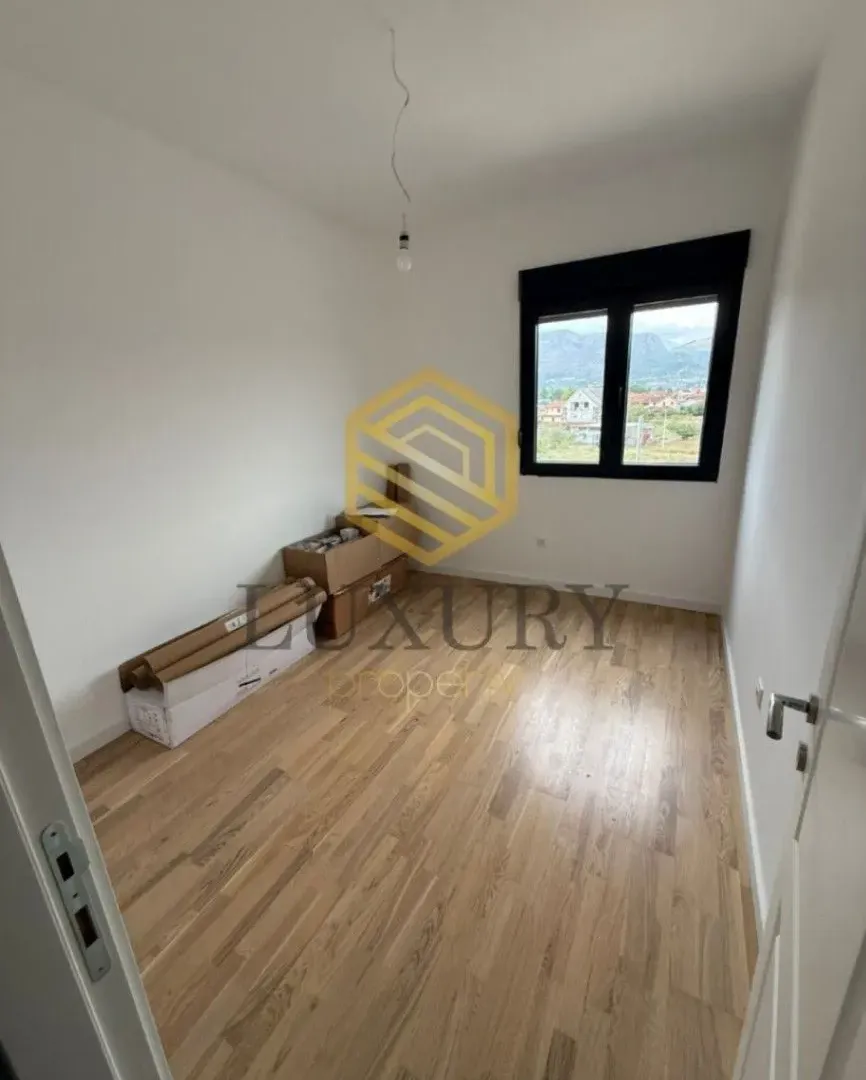 Prodaja, trosoban stan, 90m², Zagorič, Podgorica
