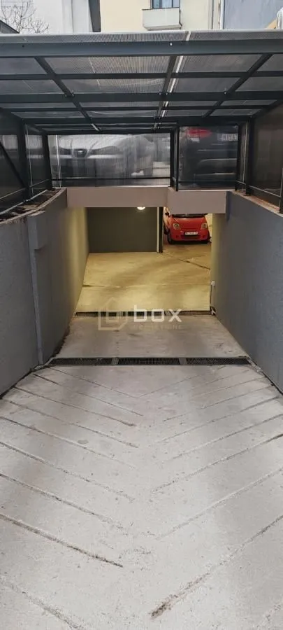Rent, parking/garage, 10m², Medijana, Niš