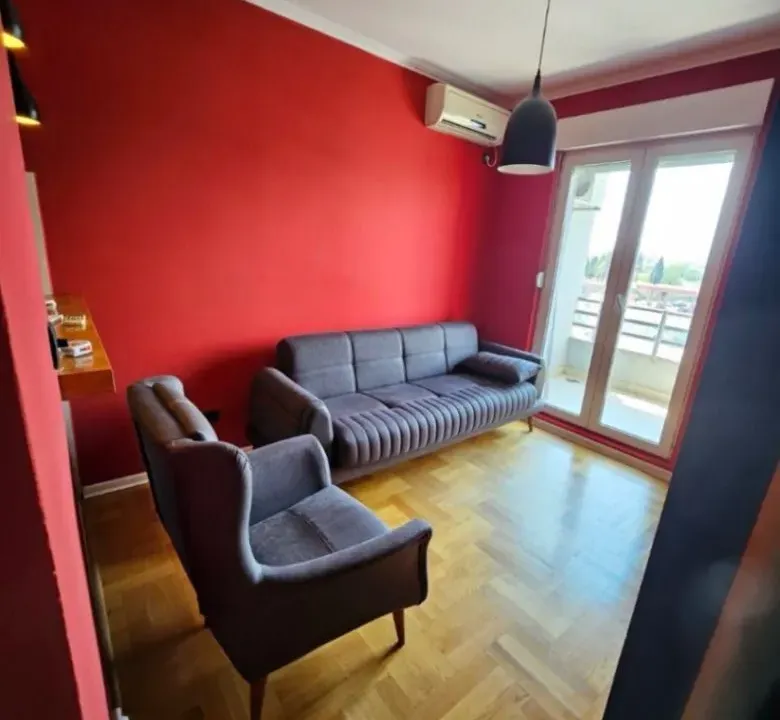 Izdavanje, jednosoban stan, 35m², Stari Aerodrom, Podgorica