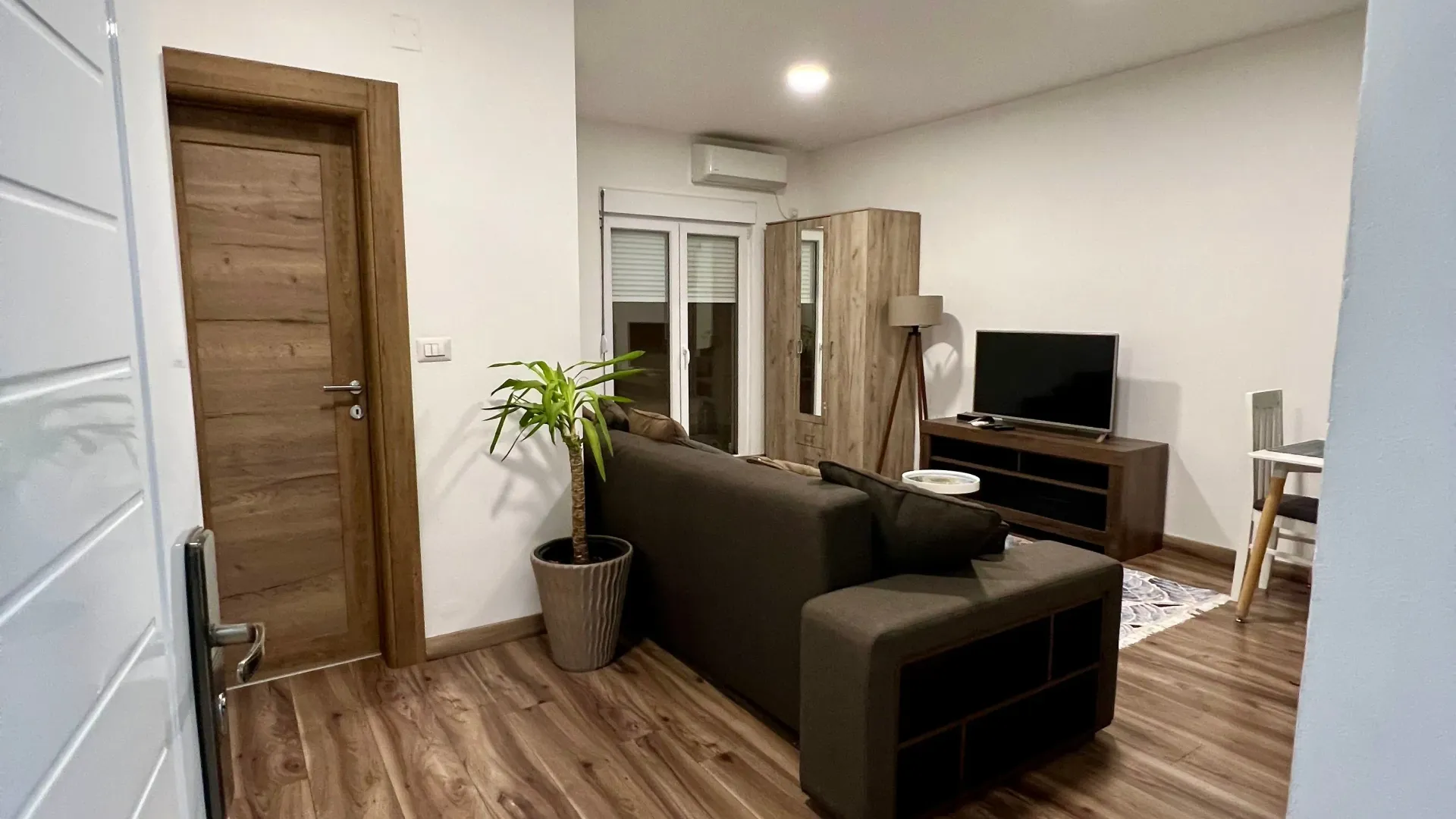 Izdavanje, garsonjera, 34m², Zabjelo, Podgorica