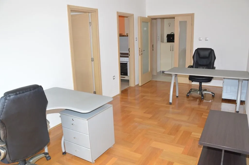 Rent, office space, 52m², Preko Morače, Podgorica