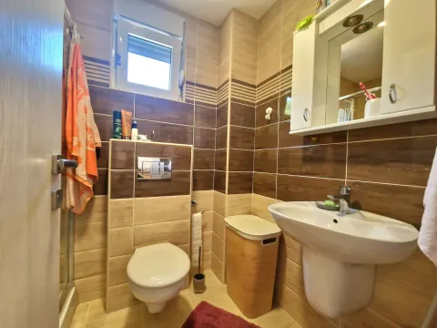 Izdavanje, dvosoban stan, 54m², Budva, Crna Gora - image 12