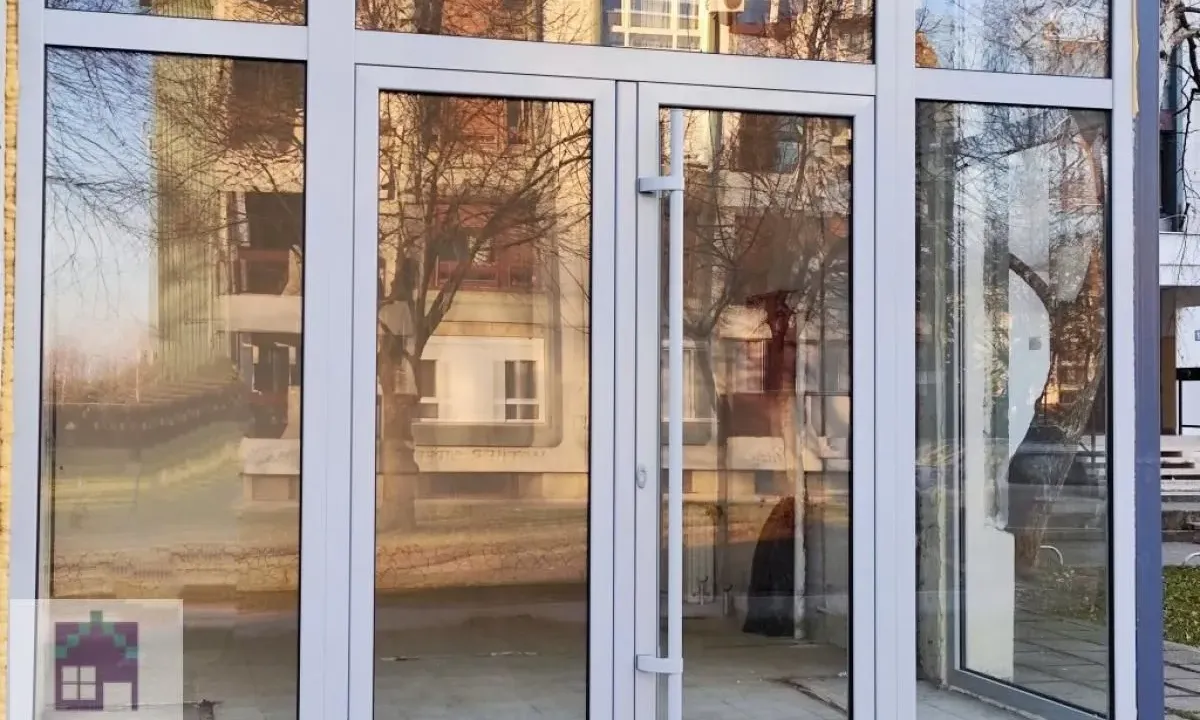 Izdavanje, poslovni prostor, 88m², Obrenovac, Beograd