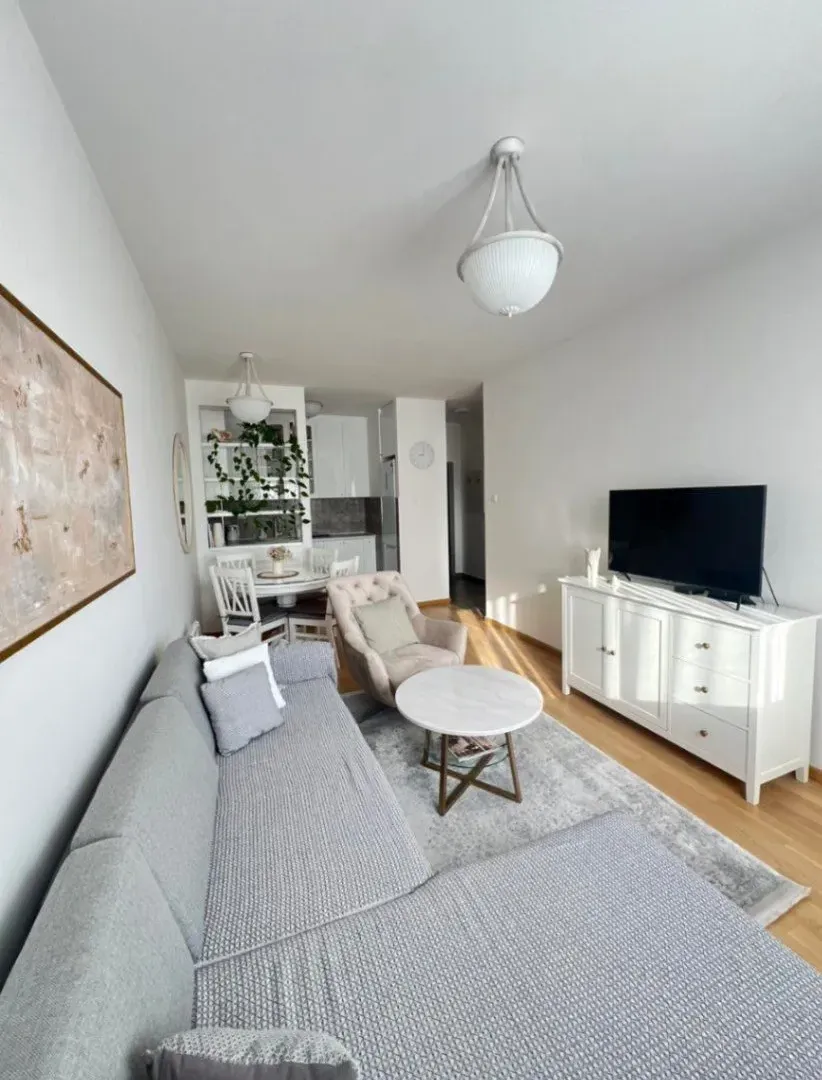 Izdavanje, jednosoban stan, 42m², Pobrežje, Podgorica