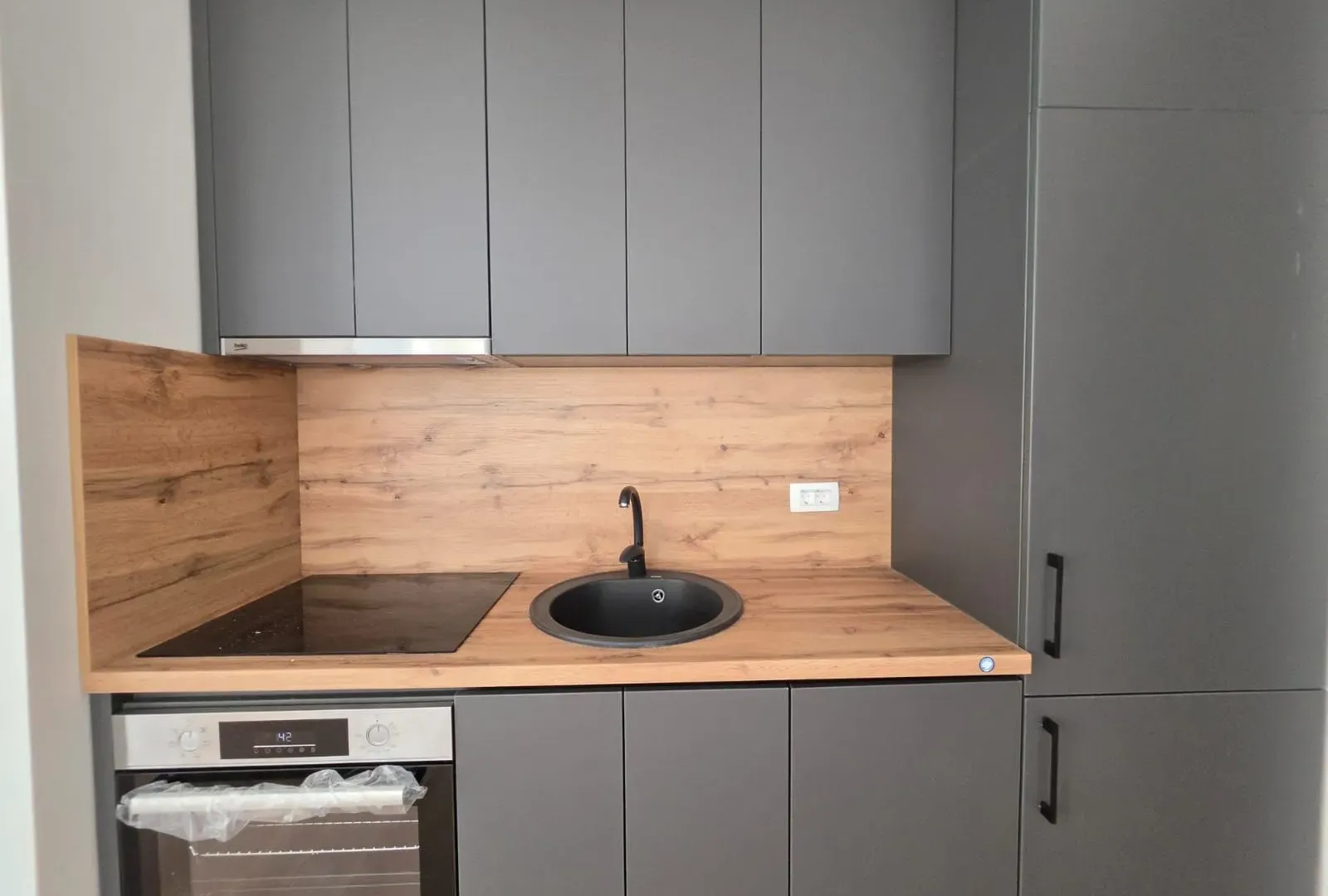 Prodaja, jednosoban stan, 77m², Bečići, Budva