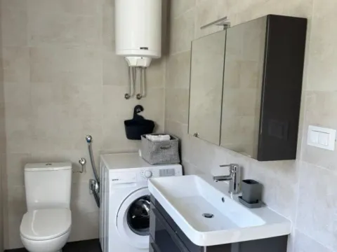 Izdavanje, jednosoban stan, 90m², Tripovići, Tivat - image 8