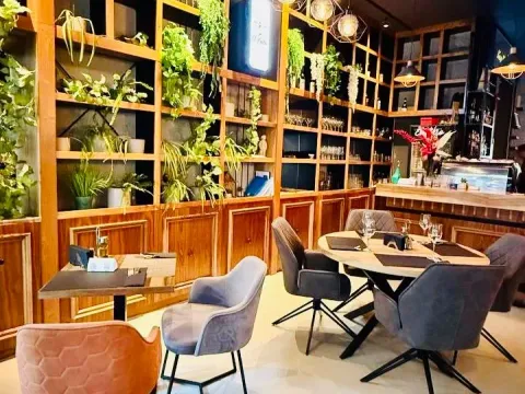 Izdavanje, poslovni prostor, 180m², City Kvart, Podgorica - image 1