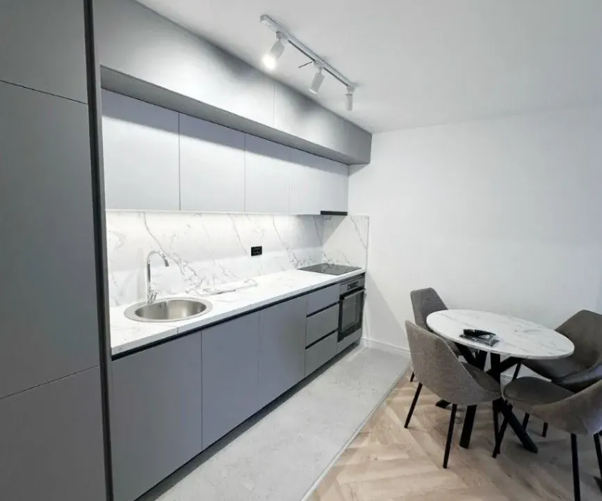 Izdavanje, dvosoban stan, 65m², Stari Aerodrom, Podgorica