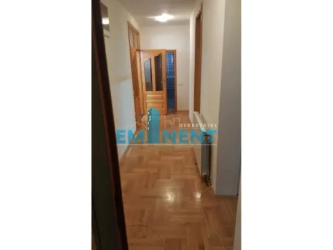 Izdavanje,  poslovni prostor, 90m2, Zemun Gornji Grad, Zemun, Beograd