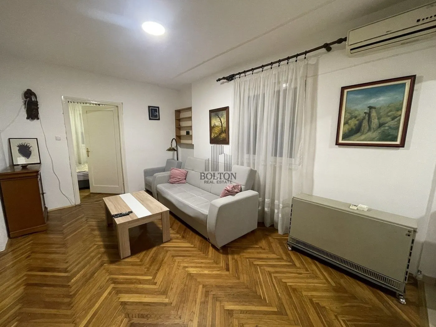 Izdavanje, dvosoban stan, 49m², Vračar, Šid