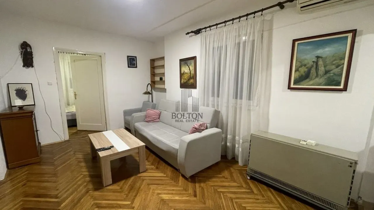 Izdavanje, dvosoban stan, 49m², Vračar, Šid