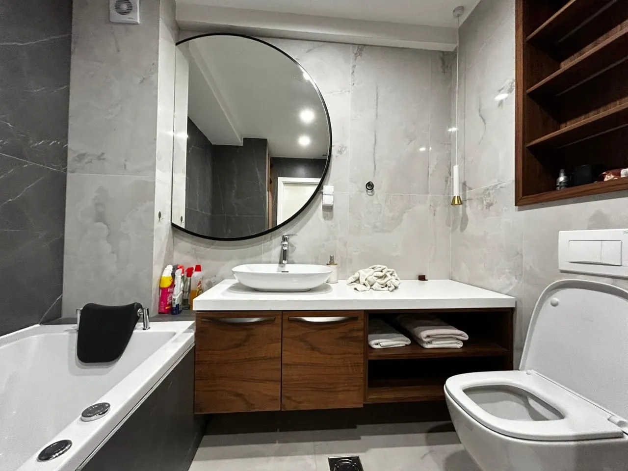 Rent, two bedroom apartment, 110m², Pod Kuk, Tivat