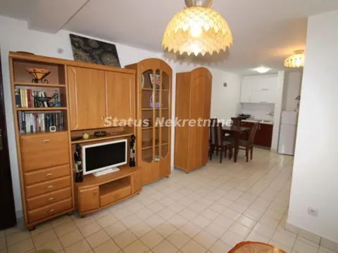 Prodaja, kuća, 145m², Srebrno jezero, Veliko Gradište - image 11