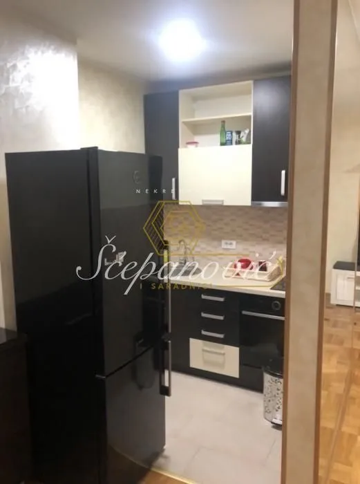 Prodaja, četvorosoban stan, 102m², Bulevar patrijarha Pavla, Novi Sad Sve Podlokacije