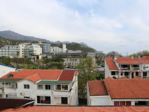 Sale, one bedroom apartment, 35m², Bečići, Budva - image 3