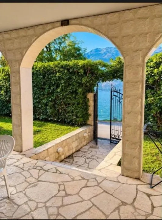 Sale, house, 370m², Stoliv, Kotor