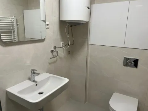 Izdavanje, jednosoban stan, 50m², New City, Podgorica - image 10