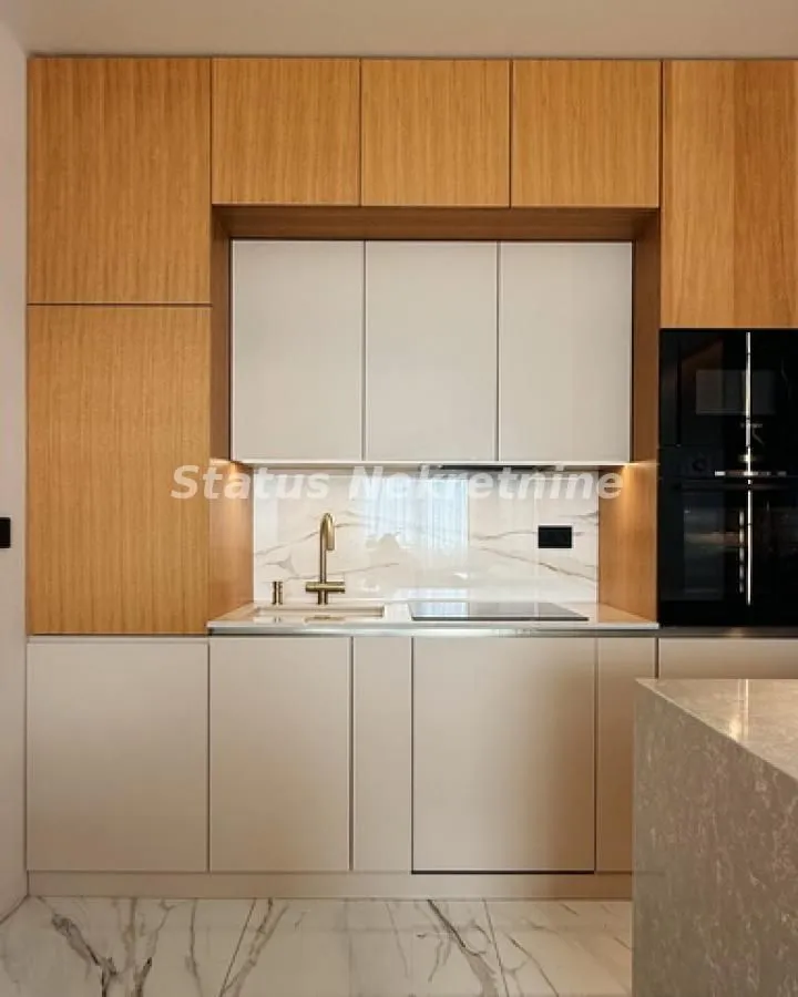 Izdavanje, stan, 112m², Centar, Novi Sad