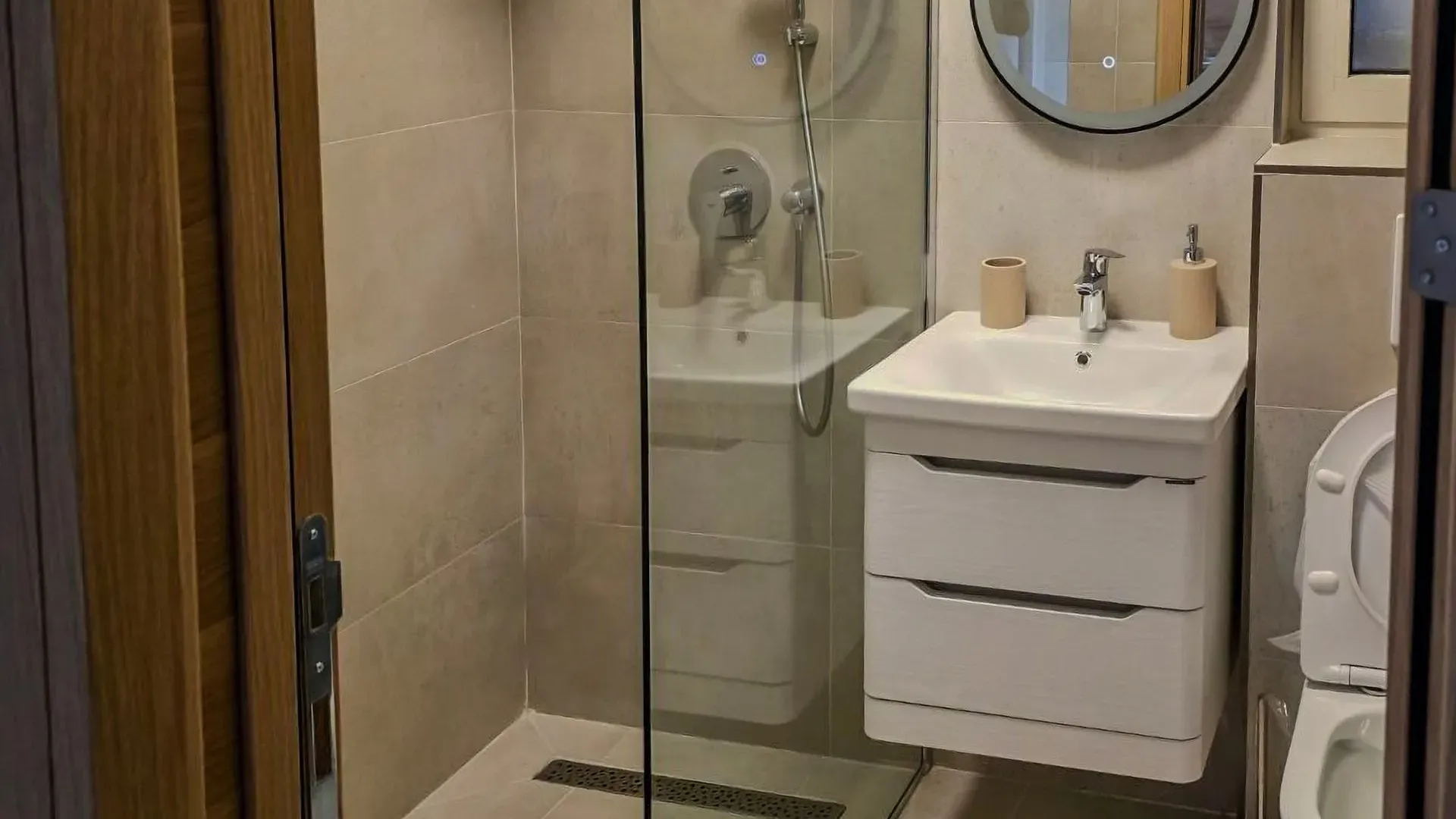 Izdavanje, dvosoban stan, 66m², Kumbor, Herceg Novi