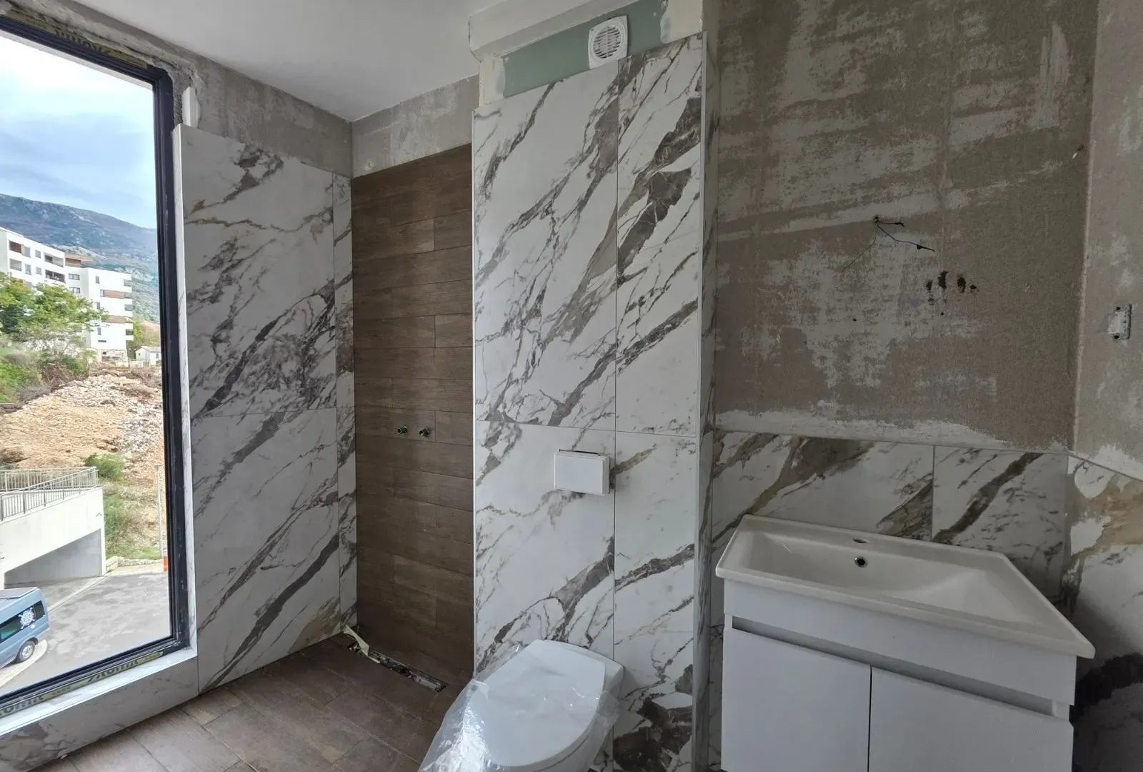 Sale, two bedroom apartment, 105m², Bečići, Budva