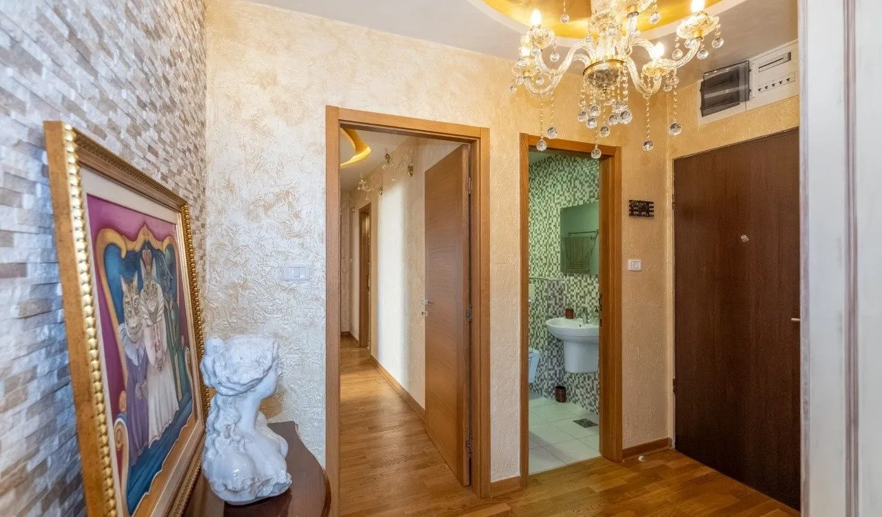 Rent, three bedroom apartment, 98m², City Kvart, Podgorica