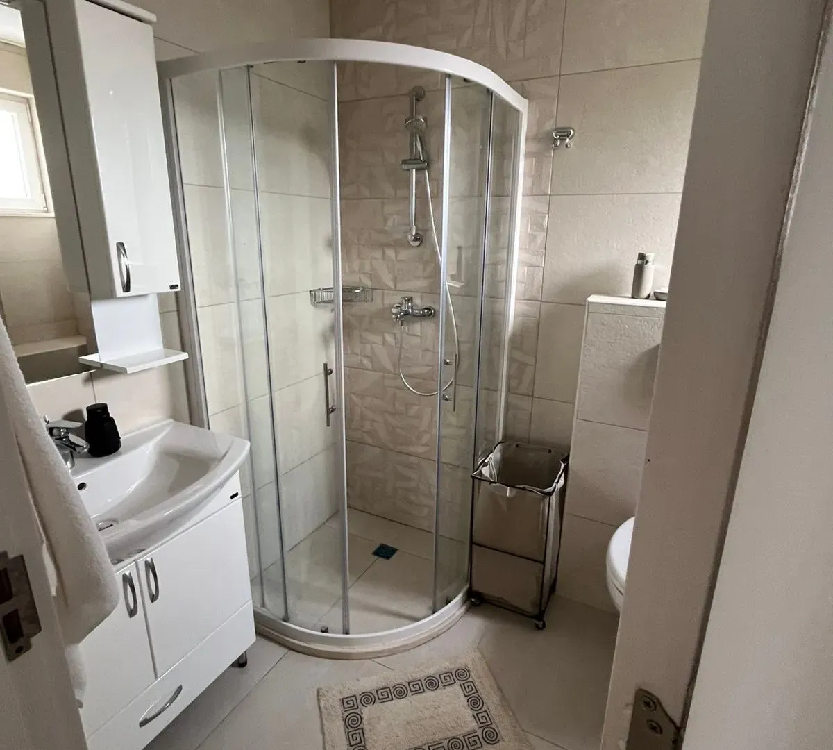 Izdavanje, jednosoban stan, 55m², Kava, Tivat