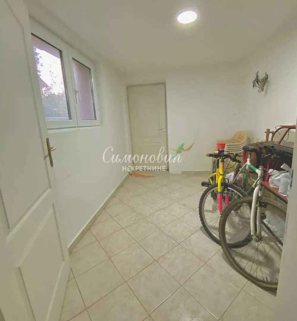 Sale, house, 540m², Jajinci, Voždovac Sve Podlokacije