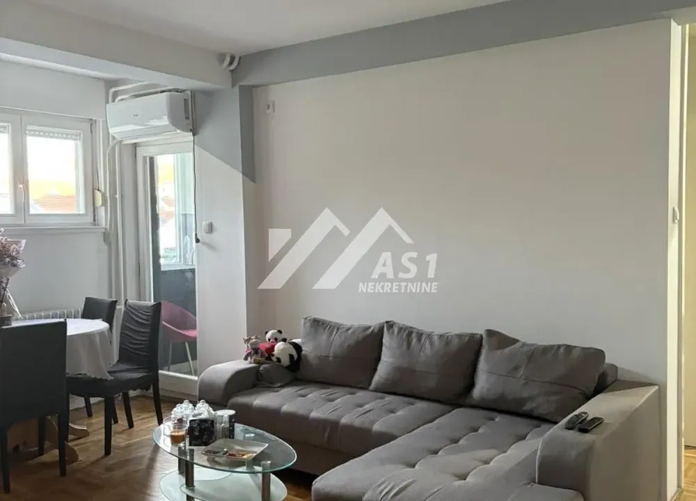 Izdavanje, jednosoban stan, 40m², Bulevar Oslobodjenja, Novi Sad Sve Podlokacije