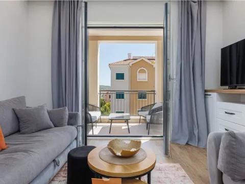 Prodaja, jednosoban stan, 50m², Luštica Bay, Tivat - image 2