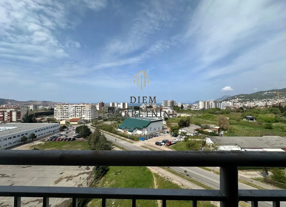 Prodaja, dvosoban stan, 69m², Centar, Bar