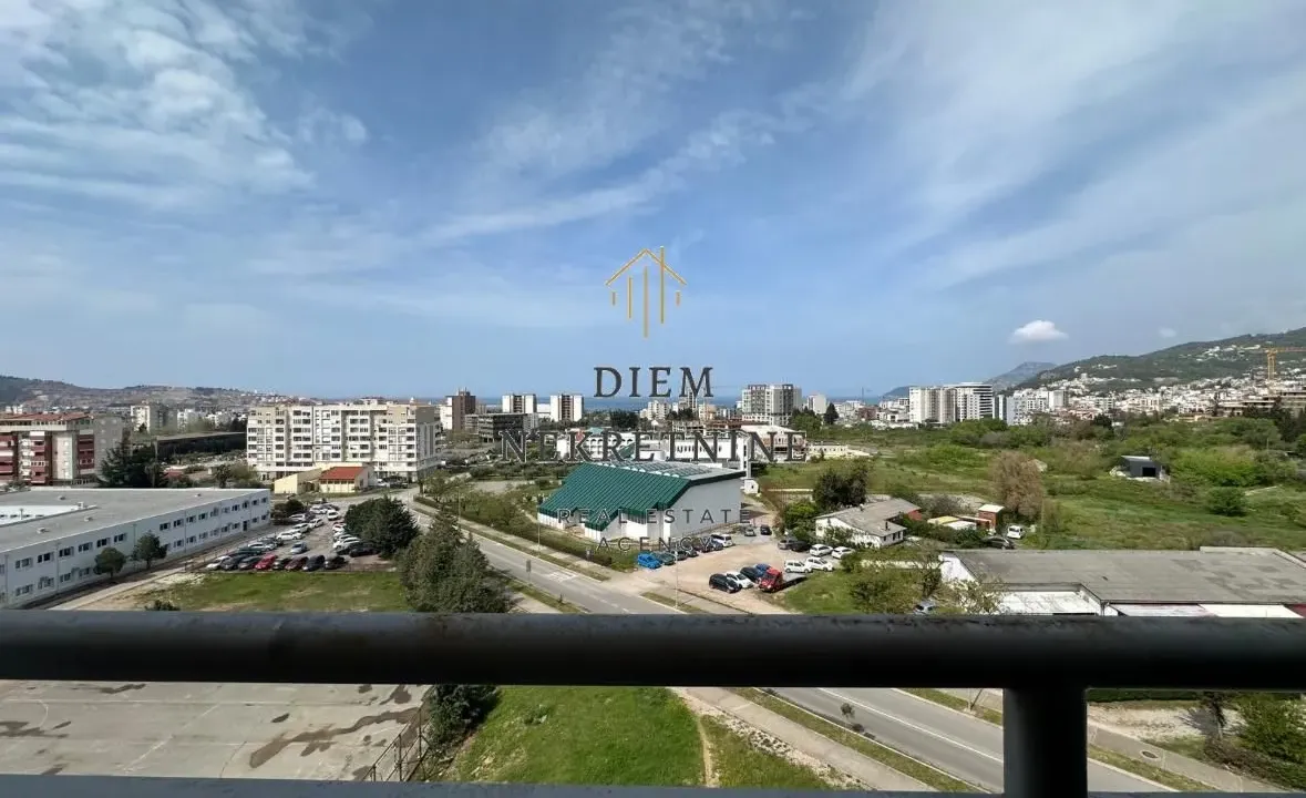 Prodaja, dvosoban stan, 69m², Centar, Bar