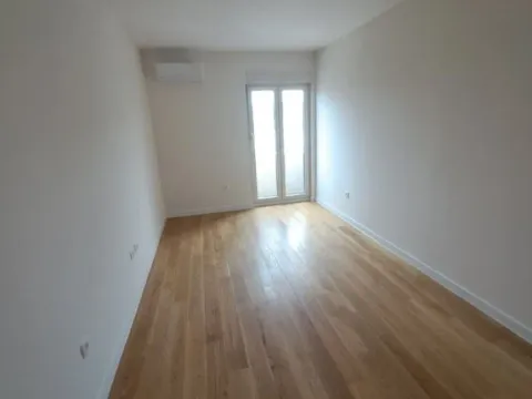 Izdavanje, dvosoban stan, 72m², Central Point, Podgorica - image 3