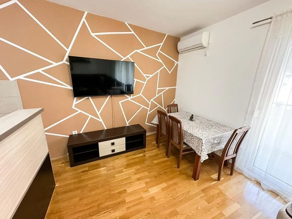 Izdavanje, jednosoban stan, 48m², Ljubović, Podgorica