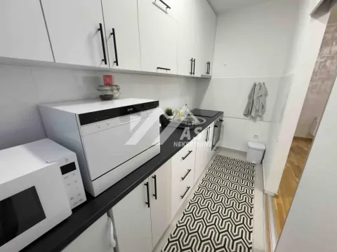 Izdavanje, četvorosoban stan, 105m², Sajam, Novi Sad Sve Podlokacije - image 3