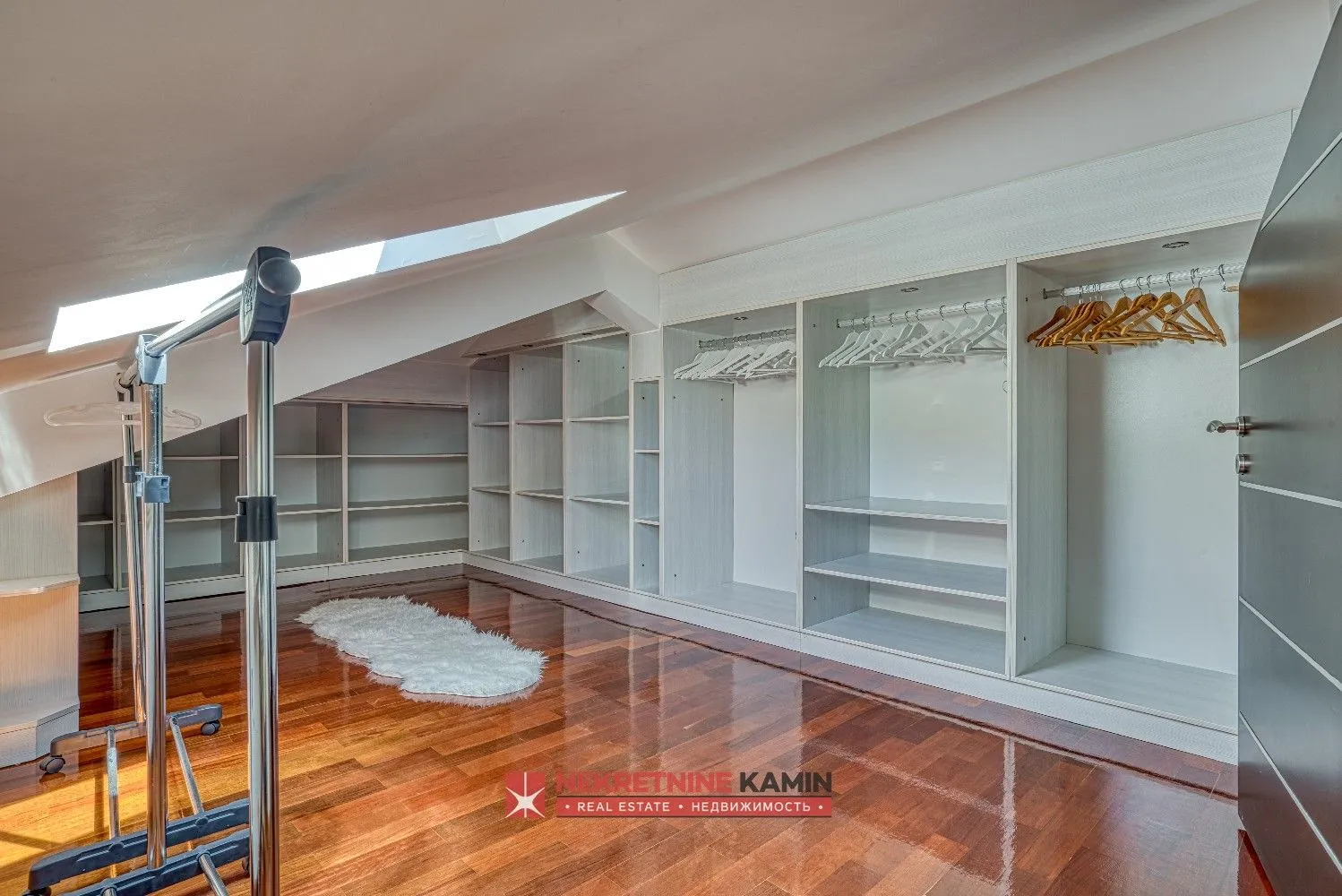 Prodaja, četvorosoban stan, 188m², Rozino, Budva