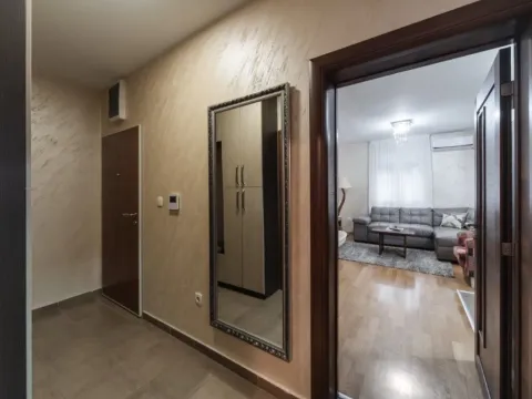 Izdavanje, dvosoban stan, 56m², Momišići, Podgorica - image 5