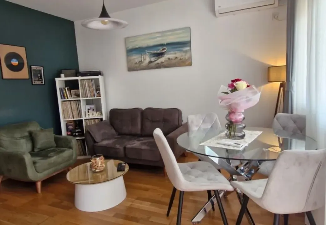 Prodaja, jednosoban stan, 39m², Centar, Tivat