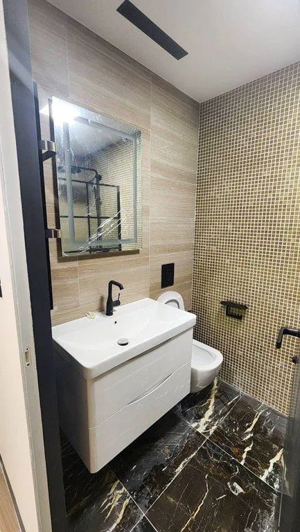 Izdavanje, trosoban stan, 111m², Vezirov Most, Podgorica