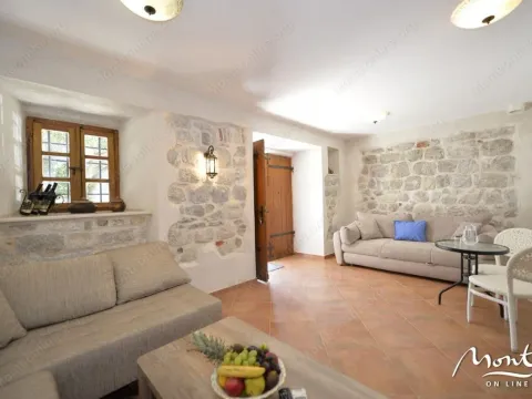 Prodaja, kuća, 222m², Prčanj, Kotor - image 11