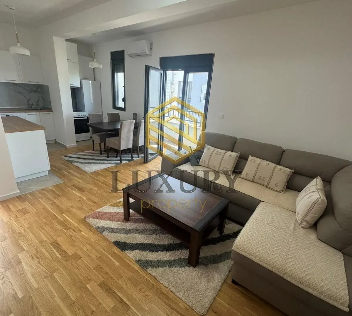 Izdavanje, jednosoban stan, 50m², Stara Varoš, Podgorica