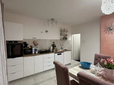 Prodaja, kuća, 170m², Nova Pazova, Stara Pazova - image 3