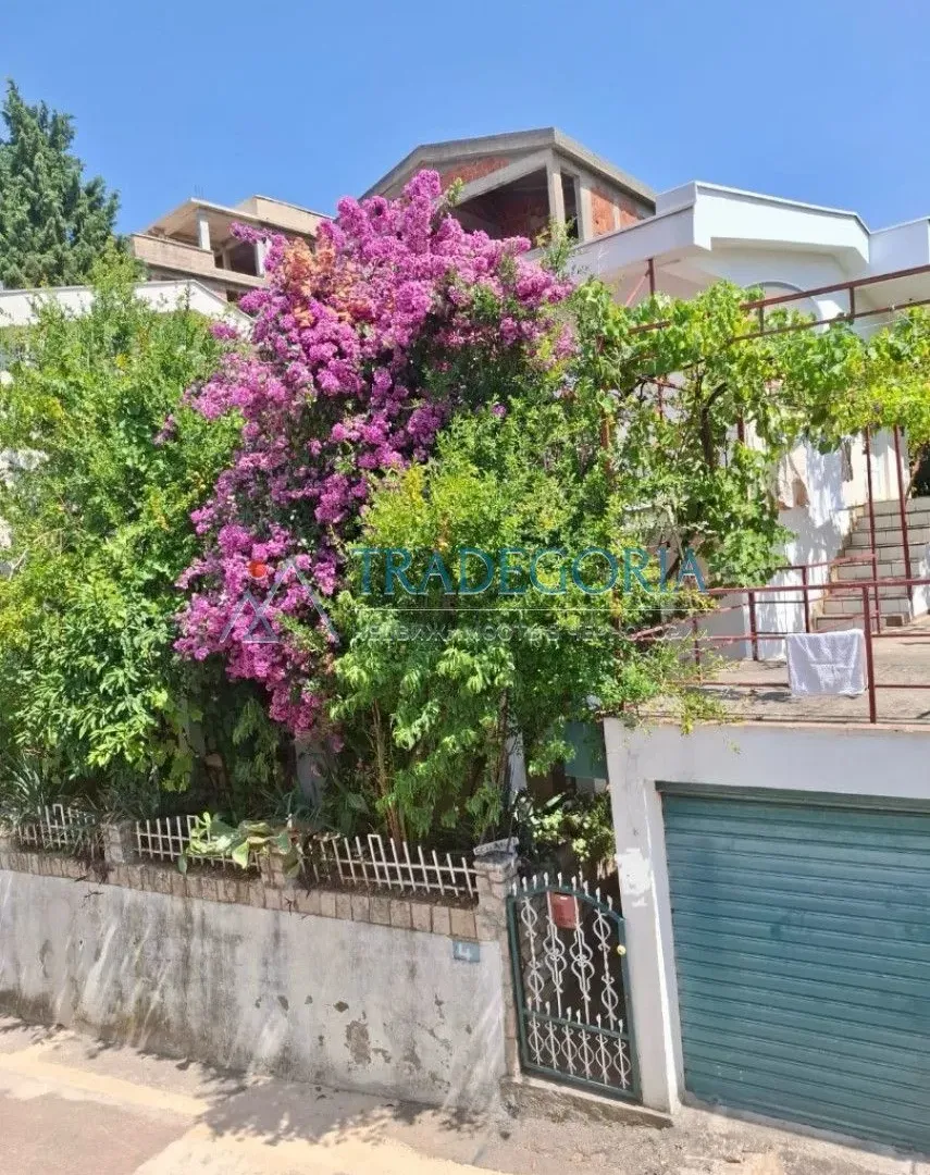 Prodaja, kuća, 115m², Dobra Voda, Bar
