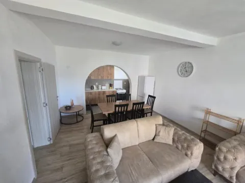 Izdavanje, dvosoban stan, 100m², Kalimanj, Tivat - image 11