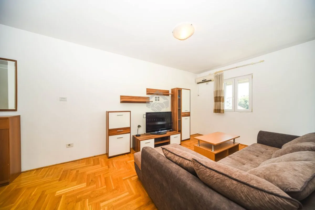 Izdavanje, jednosoban stan, 42m², City Kvart, Podgorica
