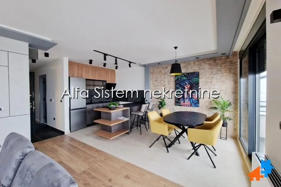 Izdavanje, trosoban stan, 90m², Uciteljsko Naselje, Zvezdara Sve Podlokacije
