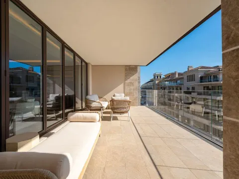 Prodaja, četvorosoban stan, 350m², Porto Montenegro, Tivat - image 17