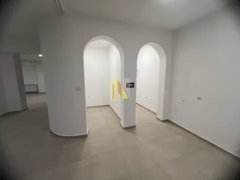 Rent, office space, 210m², Veternička rampa, Novi Sad Sve Podlokacije - image 9