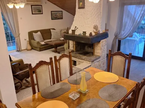 Rent, three bedroom apartment, 120m², Bečići, Budva - image 8