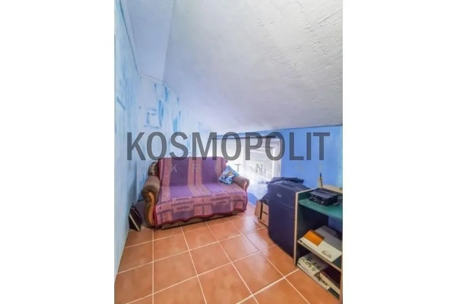 Prodaja, kuća, 172m², Zemun Ugrinovci, Zemun Sve Podlokacije